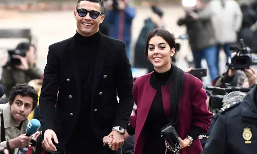 വീണ്ടും ഇരട്ടക്കണ്മണികള് ; സന്തോഷം പങ്കുവച്ച് ക്രിസ്റ്റ്യാനോ റൊണാള്ഡോ വീണ്ടും ഇരട്ടക്കണ്മണികള് ; സന്തോഷം പങ്കുവച്ച് ക്രിസ്റ്റ്യാനോ റൊണാള്ഡോ