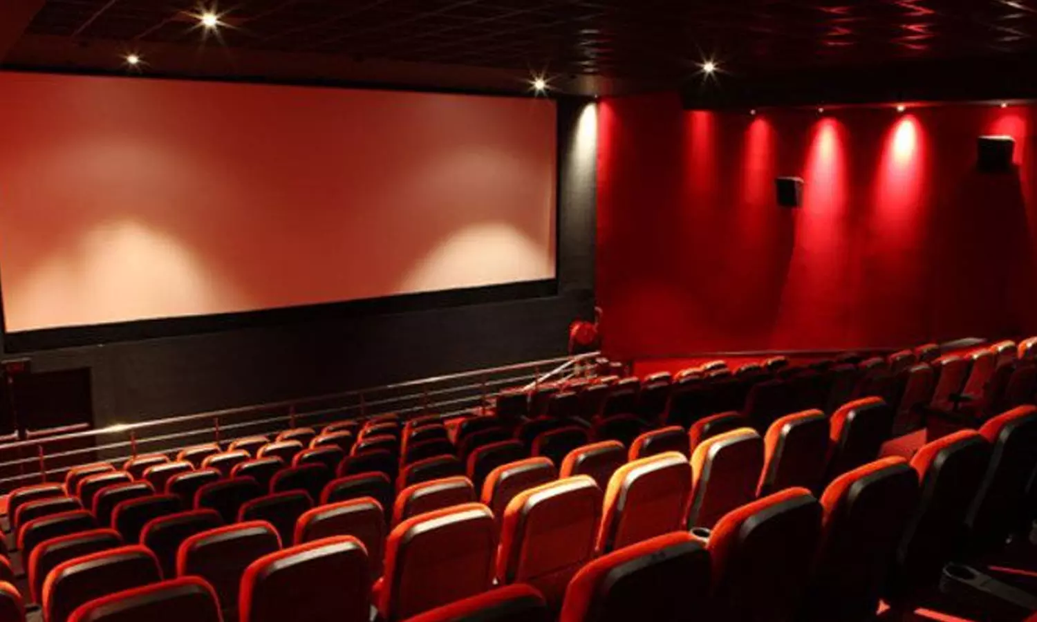 മലയാള സിനിമ ഇന്നു മുതൽ വീണ്ടും സ്ക്രീനിൽ; ആദ്യം പ്രദർശനത്തിനെത്തുക ജോജു ജോർജ് ചിത്രം സ്റ്റാർ മലയാള സിനിമ ഇന്നു മുതൽ വീണ്ടും സ്ക്രീനിൽ; ആദ്യം പ്രദർശനത്തിനെത്തുക ജോജു ജോർജ് ചിത്രം സ്റ്റാർ