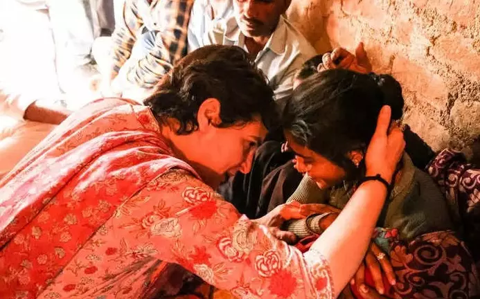 യു.പി തെരഞ്ഞെടുപ്പില് ചുവടുറപ്പിക്കാന് കോണ്ഗ്രസ്; കര്ഷക പിന്തുണ തേടി പ്രിയങ്ക ഗാന്ധി യു.പി തെരഞ്ഞെടുപ്പില് ചുവടുറപ്പിക്കാന് കോണ്ഗ്രസ്; കര്ഷക പിന്തുണ തേടി പ്രിയങ്ക ഗാന്ധി