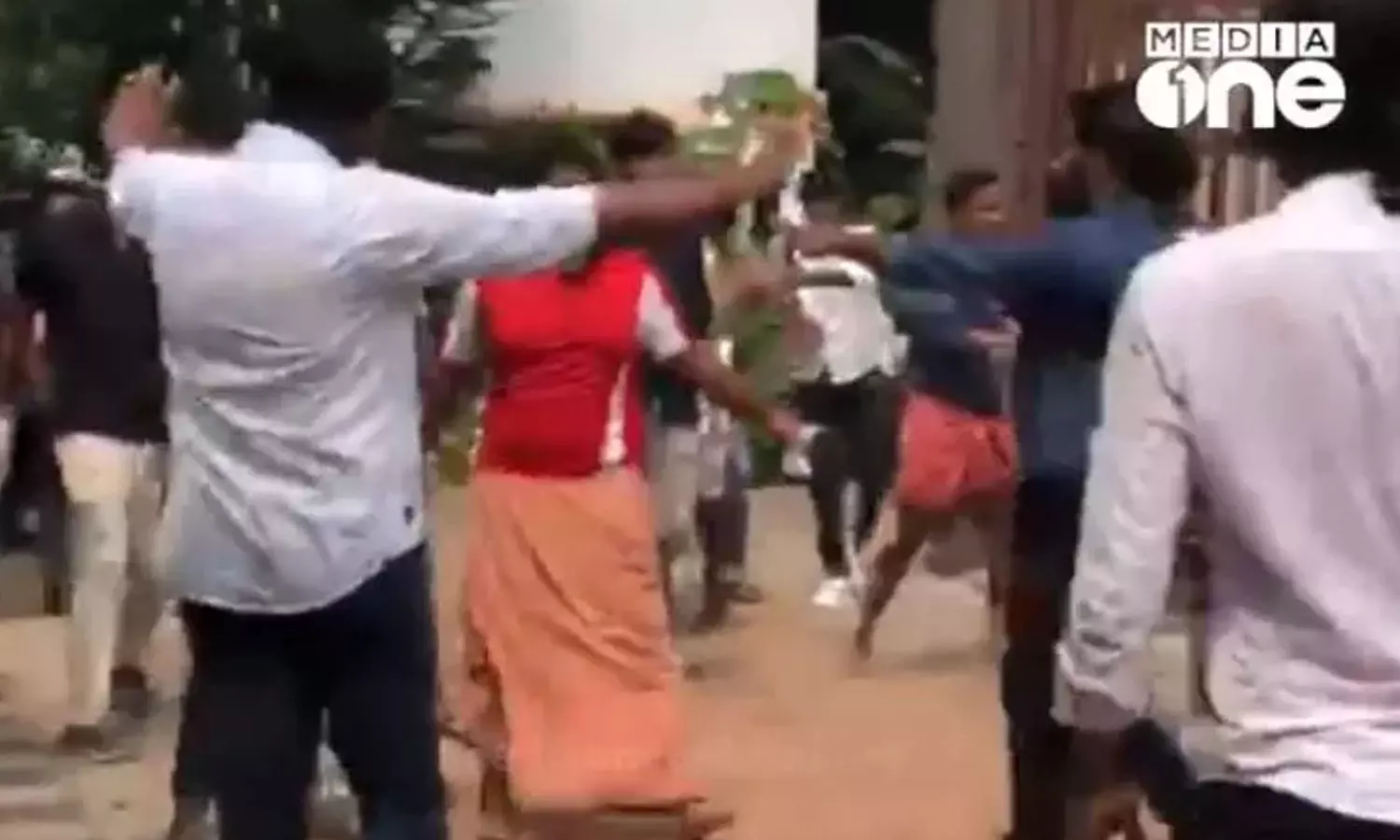 കോഴിക്കോട് മാത്തറ കോളേജില്‍ സംഘര്‍ഷം; അഞ്ച് വിദ്യാര്‍ത്ഥികള്‍ക്ക് പരിക്ക്