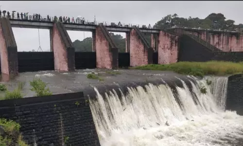 മുല്ലപ്പെരിയാര് അണക്കെട്ട് തുറന്നു മുല്ലപ്പെരിയാര് അണക്കെട്ട് തുറന്നു