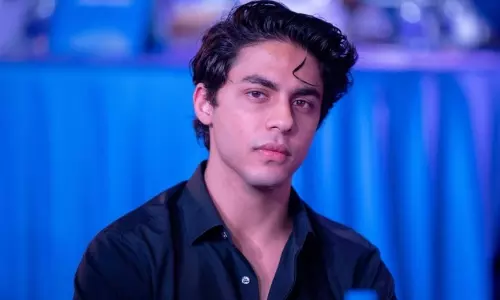 സഹതടവുകാരുടെ കുടുംബത്തിന്റെ അവസ്ഥയറിഞ്ഞു; സഹായം വാഗ്ദാനം ചെയ്ത് ആര്യന് ഖാന് സഹതടവുകാരുടെ കുടുംബത്തിന്റെ അവസ്ഥയറിഞ്ഞു; സഹായം വാഗ്ദാനം ചെയ്ത് ആര്യന് ഖാന്