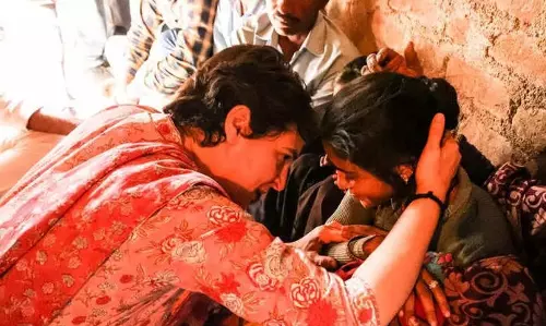 യു.പി തെരഞ്ഞെടുപ്പില് ചുവടുറപ്പിക്കാന് കോണ്ഗ്രസ്; കര്ഷക പിന്തുണ തേടി പ്രിയങ്ക ഗാന്ധി യു.പി തെരഞ്ഞെടുപ്പില് ചുവടുറപ്പിക്കാന് കോണ്ഗ്രസ്; കര്ഷക പിന്തുണ തേടി പ്രിയങ്ക ഗാന്ധി