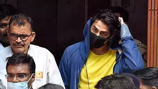 ജാമ്യത്തില് സന്തോഷം, സഹതടവുകാരുടെ കുടുംബങ്ങള്ക്ക് ആര്യന് ഖാന്റെ സാമ്പത്തിക സഹായം ജാമ്യത്തില് സന്തോഷം, സഹതടവുകാരുടെ കുടുംബങ്ങള്ക്ക് ആര്യന് ഖാന്റെ സാമ്പത്തിക സഹായം