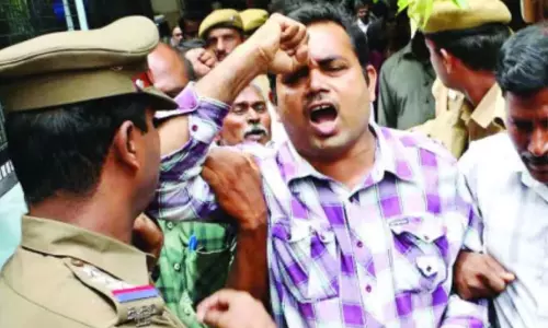 മാവോയിസ്റ്റ് നേതാവ് രൂപേഷിനുമേല്‍ ചുമത്തിയ യു.എ.പി.എ വകുപ്പുകള്‍ റദ്ദാക്കിയ ഹൈക്കോടതി നടപടി സുപ്രിം കോടതി റദ്ദാക്കി