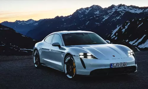 100 കിലോമീറ്റര്‍ വേഗതയിലെത്താന്‍ 2.8 സെക്കന്റ്; പോര്‍ഷെയുടെ ആദ്യ ഇലക്ട്രിക് കാര്‍ ടെയ്കാന്‍ ഇന്ത്യയിലേക്ക്