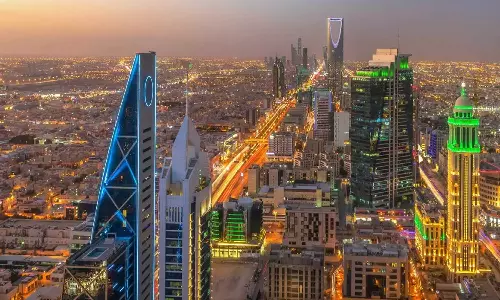 സൗദിയിലെത്തുന്ന വിദേശികൾക്ക് ആശ്വാസം; ഹോട്ടലുകൾക്ക് പുറത്തും ക്വാറന്റൈന് അനുമതി