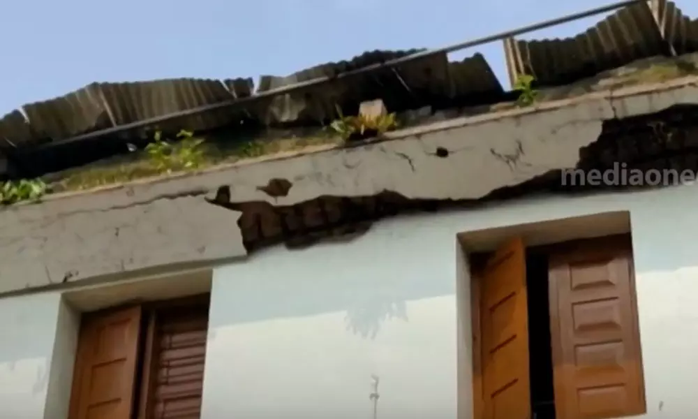 തിരുവനന്തപുരത്ത് സ്കൂൾ കെട്ടിടം തകര്ന്നു വീണു തിരുവനന്തപുരത്ത് സ്കൂൾ കെട്ടിടം തകര്ന്നു വീണു