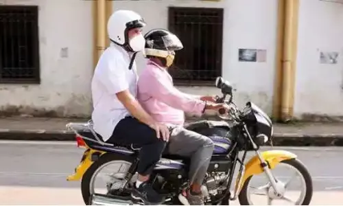 രാഹുലിന്‍റെ ഗോവയിലെ യാത്ര മോട്ടോര്‍ സൈക്കിള്‍ ടാക്സിയില്‍