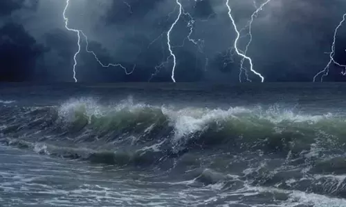 കടലിൽ വെച്ച് മിന്നലേറ്റ് മത്സ്യതൊഴിലാളി മരിച്ചു കടലിൽ വെച്ച് മിന്നലേറ്റ് മത്സ്യതൊഴിലാളി മരിച്ചു