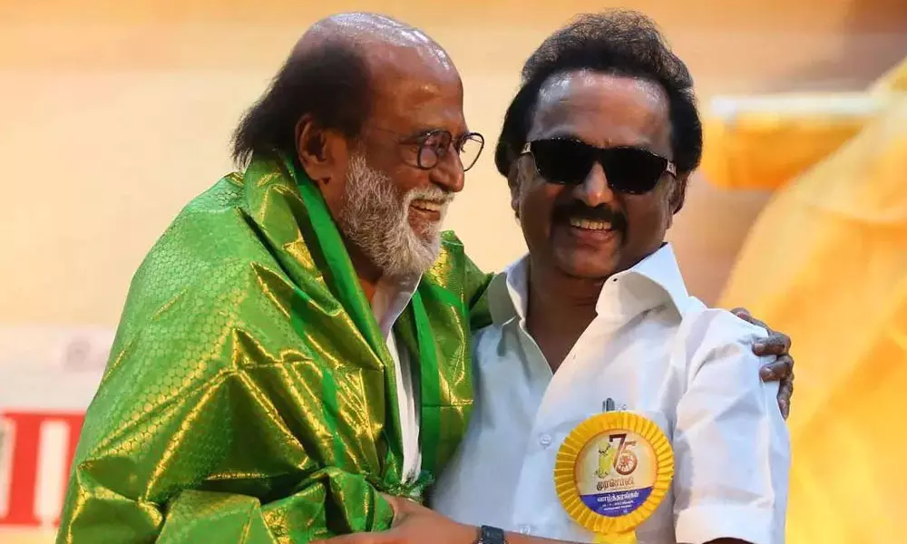 പത്തു മിനിറ്റ് കൂടിക്കാഴ്ച; രജനിയെ കണ്ട് സ്റ്റാലിൻ പത്തു മിനിറ്റ് കൂടിക്കാഴ്ച; രജനിയെ കണ്ട് സ്റ്റാലിൻ