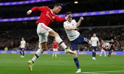 ഇംഗ്ലീഷ് പ്രീമിയർ ലീഗ് : ഉയർത്തെഴുന്നേറ്റ് മാഞ്ചസ്റ്റർ യുണൈറ്റഡ്