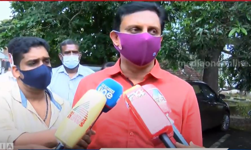 ഇങ്ങനെ പോയാൽ മതിയെന്ന് വിചാരിച്ചാൽ വെച്ച് പൊറുപ്പിക്കില്ല: റസ്റ്റ് ഹൗസിൽ മുഹമ്മദ് റിയാസിന്റെ മിന്നല് പരിശോധന ഇങ്ങനെ പോയാൽ മതിയെന്ന് വിചാരിച്ചാൽ വെച്ച് പൊറുപ്പിക്കില്ല: റസ്റ്റ് ഹൗസിൽ മുഹമ്മദ് റിയാസിന്റെ മിന്നല് പരിശോധന