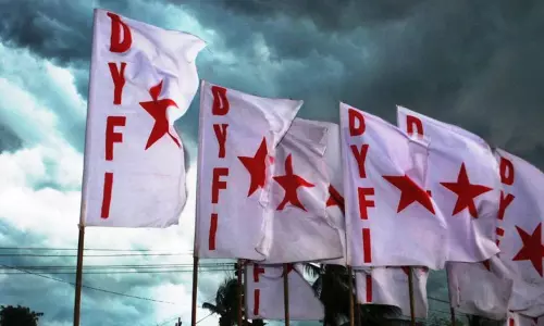 ജനങ്ങളെ പരമാവധി ഉപദ്രവിക്കാത്ത രീതിയിലാവണം സമരമെന്ന് ഡി.വൈ.എഫ്.ഐ