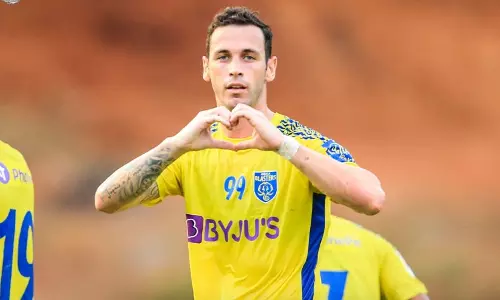 സൗഹൃദ മത്സരത്തില് ഒഡിഷ എഫ്.സിയെ തോല്പിച്ച് കേരള ബ്ലാസ്റ്റേഴ്സ് സൗഹൃദ മത്സരത്തില് ഒഡിഷ എഫ്.സിയെ തോല്പിച്ച് കേരള ബ്ലാസ്റ്റേഴ്സ്