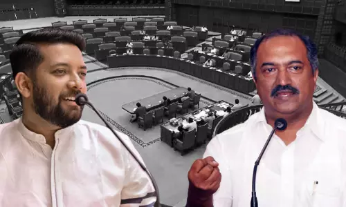 ഇന്ധന വില വർധനവ്: സഭയില്‍ പ്രതിപക്ഷത്തിന്‍റെ അടിയന്തര പ്രമേയ നോട്ടീസ്