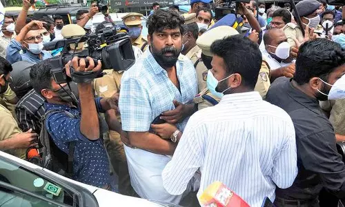 വിവാദങ്ങള്ക്ക് പിന്നാലെ സോഷ്യൽ മീഡിയയോട് ബൈ പറഞ്ഞു ജോജു ജോര്ജ് വിവാദങ്ങള്ക്ക് പിന്നാലെ സോഷ്യൽ മീഡിയയോട് ബൈ പറഞ്ഞു ജോജു ജോര്ജ്