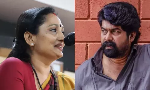 ജോജു സ്ത്രീകളെ തള്ളി, കേൾക്കാൻ പാടില്ലാത്ത ചീത്ത വിളിച്ചു; ആരോപണവുമായി ദീപ്തി മേരി വർഗീസ് ജോജു സ്ത്രീകളെ തള്ളി, കേൾക്കാൻ പാടില്ലാത്ത ചീത്ത വിളിച്ചു; ആരോപണവുമായി ദീപ്തി മേരി വർഗീസ്