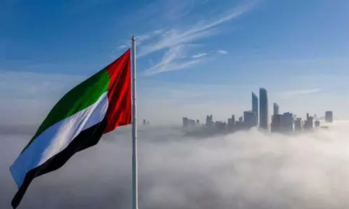 യുഎഇ പതാകദിനം നാളെ; ദേശീയദിനത്തിന് നാല് ദിവസം അവധി