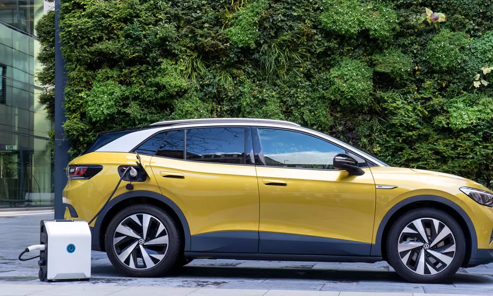 മൊബൈൽ പോലെ ചാർജ് ചെയ്താലോ? വാഹനങ്ങളുടെ പോർട്ടബ്ൾ ചാർജർ റെഡി മൊബൈൽ പോലെ ചാർജ് ചെയ്താലോ? വാഹനങ്ങളുടെ പോർട്ടബ്ൾ ചാർജർ റെഡി