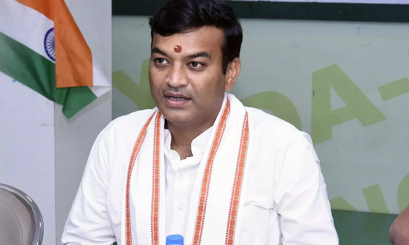 മുസ്ലിം വോട്ടിന് വേണ്ടി അഖിലേഷ് യാദവ് മതം മാറാനും തയ്യാറാവും : ഉത്തര്‍പ്രദേശ് മന്ത്രി