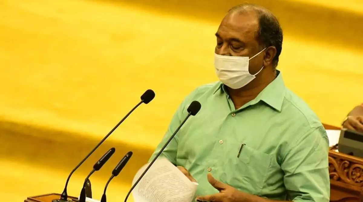 കേരളം കടുത്ത സാമ്പത്തിക പ്രതിസന്ധിയില്‍;  ഇന്ധനനികുതി കുറക്കില്ല:ധനമന്ത്രി