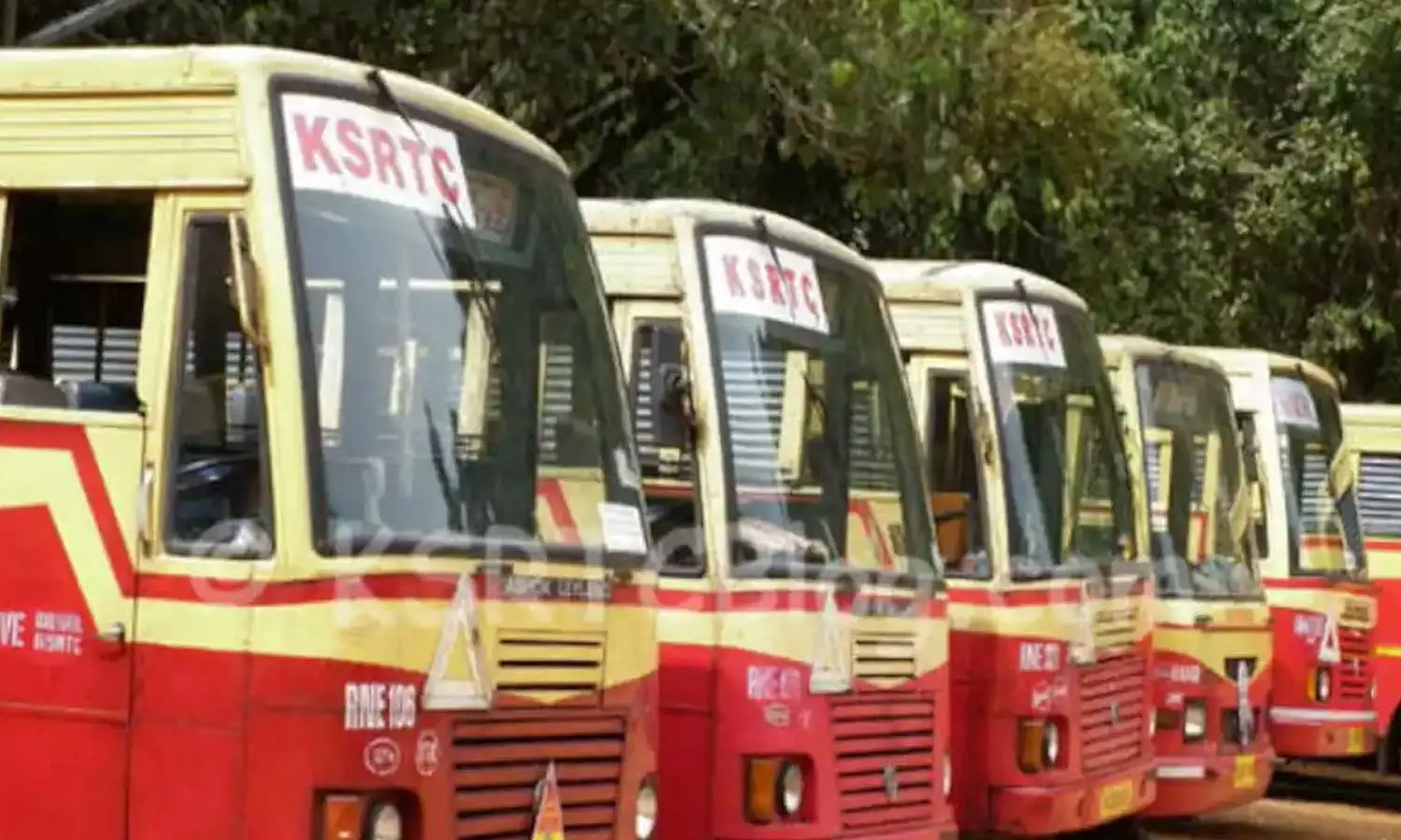 കെഎസ്ആർടിസി പണിമുടക്ക് നേരിടാൻ ഡയസ്നോൺ പ്രഖ്യാപിച്ച് സംസ്ഥാന സർക്കാർ കെഎസ്ആർടിസി പണിമുടക്ക് നേരിടാൻ ഡയസ്നോൺ പ്രഖ്യാപിച്ച് സംസ്ഥാന സർക്കാർ