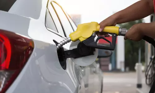 നേരിയ ആശ്വാസം; സംസ്ഥാനത്ത് ഇന്ധനവില കുറഞ്ഞു