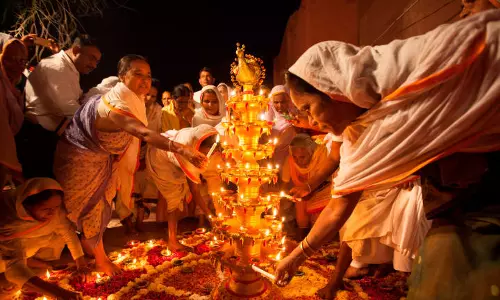 ദീപാവലി ആഘോഷത്തിൽ തലസ്ഥാനം ; ഡെല്‍ഹിയില്‍ പടക്കങ്ങള്‍ക്ക് നിരോധനം