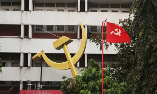 ഇന്ധന നികുതി കുറയ്ക്കേണ്ടതില്ലെന്ന് സി.പി.എം സംസ്ഥാന സെക്രട്ടേറിയറ്റ്