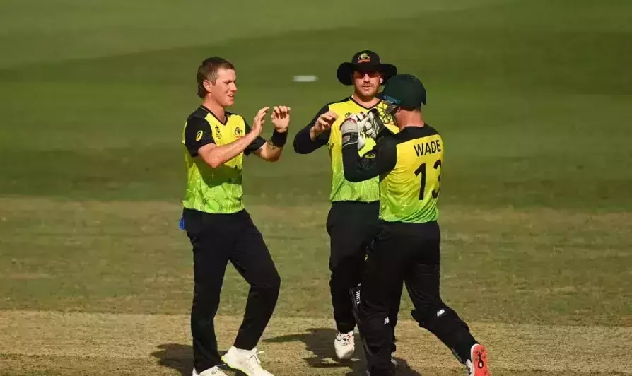 ബംഗ്ലാദേശിനെ ചുരുട്ടിക്കൂട്ടി ആസ്ട്രേലിയ: തകർപ്പൻ ജയം ബംഗ്ലാദേശിനെ ചുരുട്ടിക്കൂട്ടി ആസ്ട്രേലിയ: തകർപ്പൻ ജയം