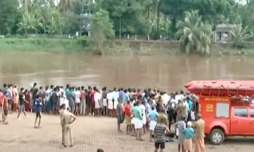 ആറാട്ടുപുഴയിൽ കാണാതായ ഒരു കുട്ടിയുടെ മൃതദേഹം കണ്ടെത്തി; തിരച്ചിൽ തുടരുന്നു