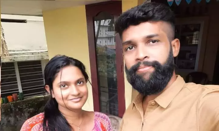 താളമേളങ്ങളും സ്വര്‍ണത്തിളക്കവുമില്ലാതെ ഒരു താലിയില്ലാ കല്യാണം