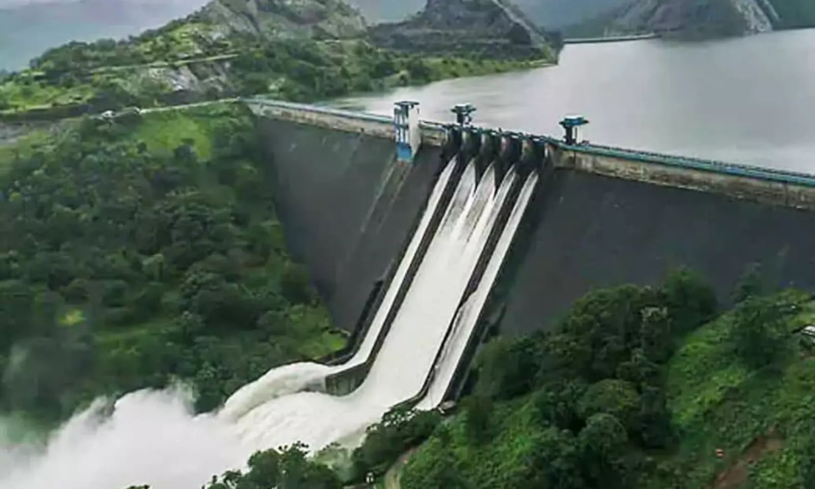 മുല്ലപ്പെരിയാർ കേസ് സുപ്രിംകോടതി നാളെ പരിഗണിക്കില്ല മുല്ലപ്പെരിയാർ കേസ് സുപ്രിംകോടതി നാളെ പരിഗണിക്കില്ല