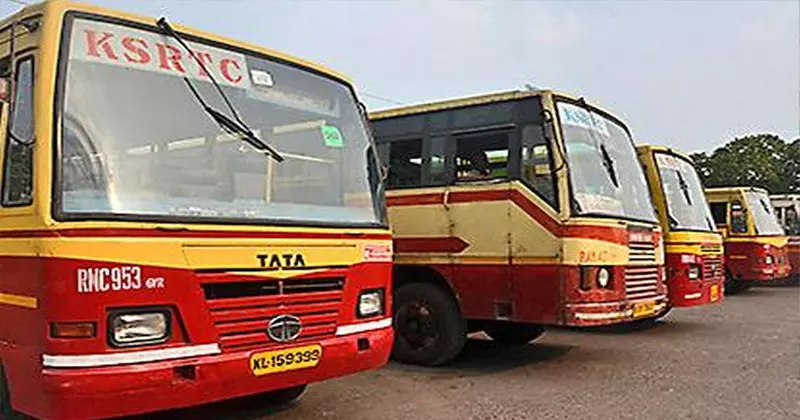 പണിമുടക്കിൽ പങ്കെടുക്കാത്തവരെ ഉപയോഗിച്ച് നാളെ സർവീസ് നടത്താൻ കെഎസ്ആർടിസി പണിമുടക്കിൽ പങ്കെടുക്കാത്തവരെ ഉപയോഗിച്ച് നാളെ സർവീസ് നടത്താൻ കെഎസ്ആർടിസി