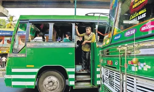 ഡീസല്‍വില കുറഞ്ഞെങ്കിലും  അനിശ്ചിതകാല സമരത്തില്‍ നിന്ന് പിന്മാറില്ലെന്ന് സ്വകാര്യ ബസുടമകള്‍