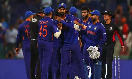 പ്രതീക്ഷകൾ അവസാനിക്കുന്നില്ല; സ്‌കോട്ട്‌ലന്റിനെ 8 വിക്കറ്റിന് തകർത്ത് ഇന്ത്യ