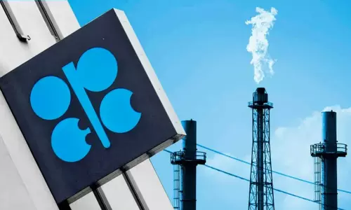 ഒപെക് തീരുമാനം തിരിച്ചടി; എണ്ണവില ഉയരുന്നു ഒപെക് തീരുമാനം തിരിച്ചടി; എണ്ണവില ഉയരുന്നു