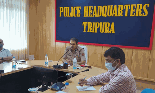 ത്രിപുര അതിക്രമം: വ്യാജ വാർത്തകൾ പ്രചരിപ്പിക്കുന്നവരെ തേടി പൊലീസ് ത്രിപുര അതിക്രമം: വ്യാജ വാർത്തകൾ പ്രചരിപ്പിക്കുന്നവരെ തേടി പൊലീസ്