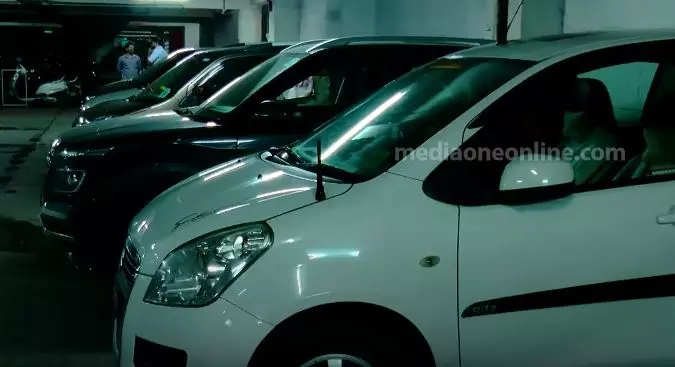 കോഴിക്കോട് കെഎസ്ആർടിസി ബസ് ടെര്മിനലിലെ പേ&പാര്ക്കിങ് കേന്ദ്രത്തിനെതിരെ നടപടി കോഴിക്കോട് കെഎസ്ആർടിസി ബസ് ടെര്മിനലിലെ പേ&പാര്ക്കിങ് കേന്ദ്രത്തിനെതിരെ നടപടി