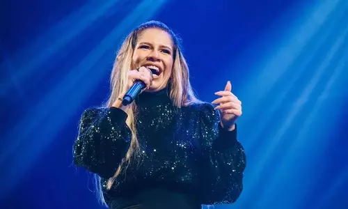 ഗായിക മരീലിയ മെന്തോൻസ വിമാനാപകടത്തിൽ മരിച്ചു