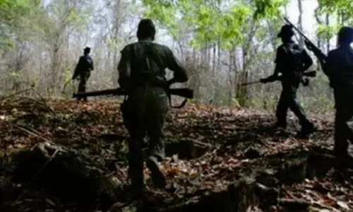 കണ്ണൂരിൽ മാവോയിസ്റ്റ് ബന്ധമുണ്ടെന്ന് സംശയിക്കുന്ന മൂന്നുപേർ കസ്റ്റഡിയിൽ