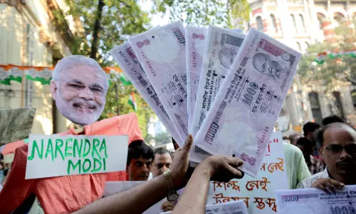 നോട്ട് നിരോധനം: ഫാസിസത്തോട് ഒരു ജനത പൊരുത്തപ്പെടുന്നതിന്റെ അഞ്ച് വര്‍ഷങ്ങള്‍