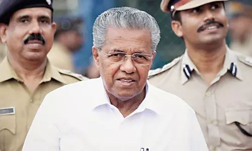 മഹാദുരന്തങ്ങളിൽ ജനങ്ങൾക്കൊപ്പം നിന്നു പൊലീസിനെ പ്രശംസിച്ച് മുഖ്യമന്ത്രി മഹാദുരന്തങ്ങളിൽ ജനങ്ങൾക്കൊപ്പം നിന്നു പൊലീസിനെ പ്രശംസിച്ച് മുഖ്യമന്ത്രി