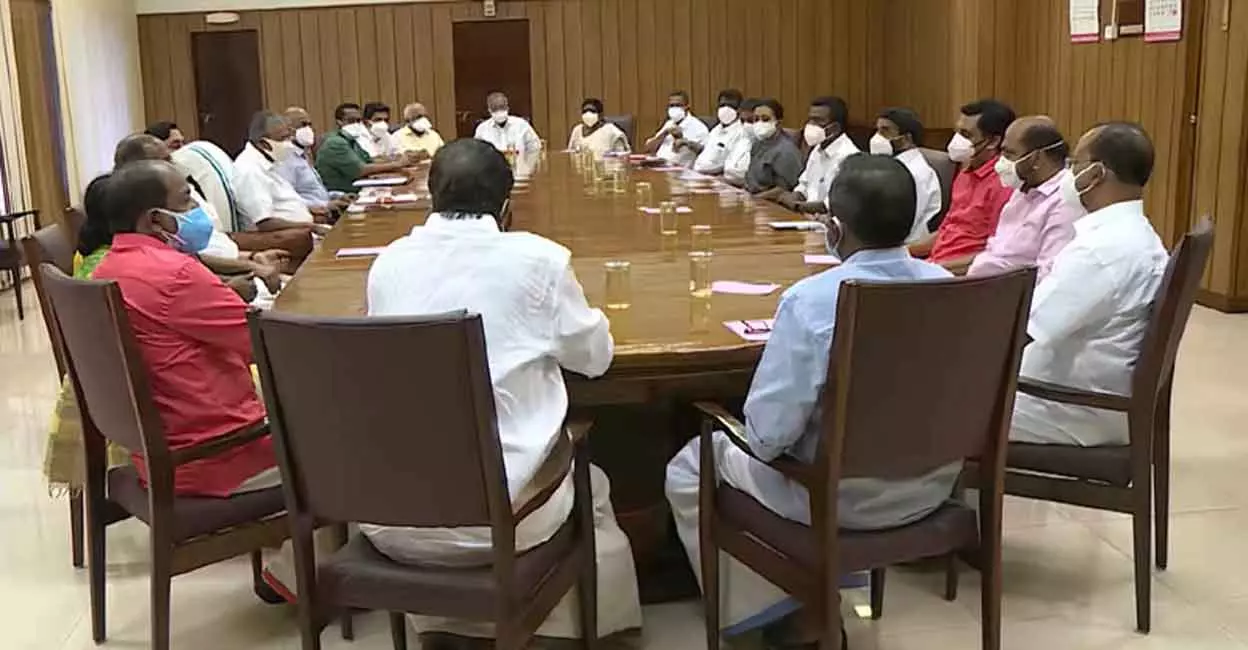 മരംമുറി വിവാദങ്ങള്‍ക്കിടെ മന്ത്രിസഭാ യോഗം ഇന്ന്