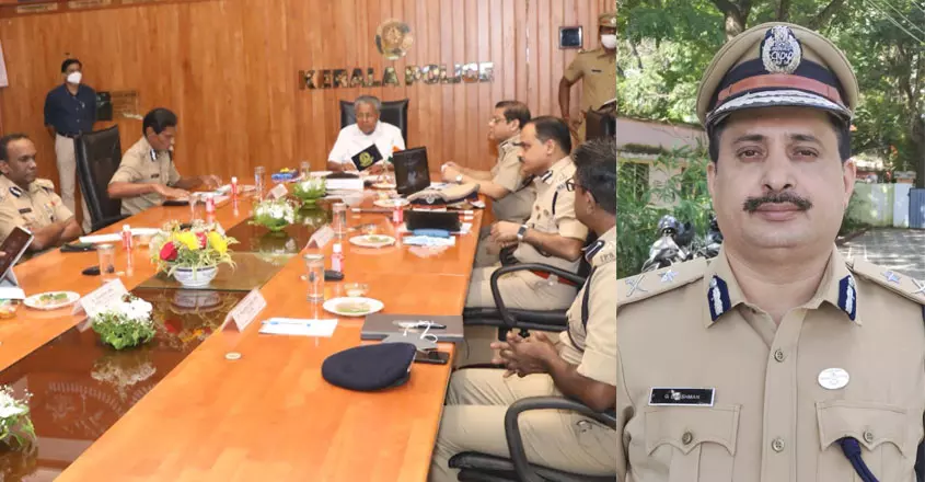 മോന്സണുമായി വഴിവിട്ട ബന്ധം; ഐജി ലക്ഷ്മണിന് സസ്പെന്ഷന് മോന്സണുമായി വഴിവിട്ട ബന്ധം; ഐജി ലക്ഷ്മണിന് സസ്പെന്ഷന്