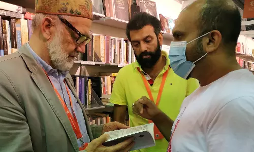 ഡിക്ഷണറി ഓഫ് മാപ്പിള മാര്ട്ടിയേഴ്സ് പ്രതിഷേധ പുസ്തകം; ഷാര്ജ അന്താരാഷ്ട്ര പുസ്തകമേളയില് പ്രകാശനം ചെയ്തു ഡിക്ഷണറി ഓഫ് മാപ്പിള മാര്ട്ടിയേഴ്സ് പ്രതിഷേധ പുസ്തകം; ഷാര്ജ അന്താരാഷ്ട്ര പുസ്തകമേളയില് പ്രകാശനം ചെയ്തു