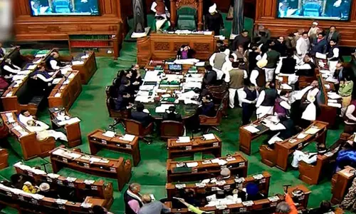 എംപിമാരുടെ പ്രാദേശിക വികസന ഫണ്ട് കേന്ദ്രം പുനസ്ഥാപിച്ചു എംപിമാരുടെ പ്രാദേശിക വികസന ഫണ്ട് കേന്ദ്രം പുനസ്ഥാപിച്ചു