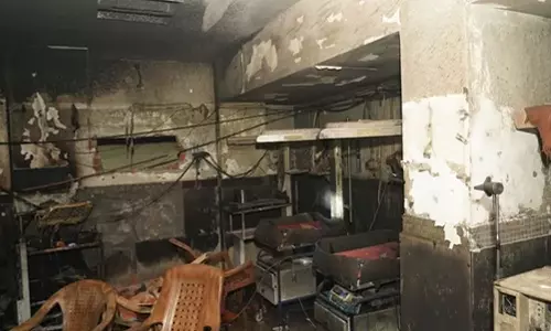 ഭോപ്പാൽ ആശുപത്രിയിലെ തീപിടിത്തം; പൊള്ളലേറ്റ് മരിച്ച കുട്ടികളുടെ എണ്ണം 12 ആയി ഭോപ്പാൽ ആശുപത്രിയിലെ തീപിടിത്തം; പൊള്ളലേറ്റ് മരിച്ച കുട്ടികളുടെ എണ്ണം 12 ആയി