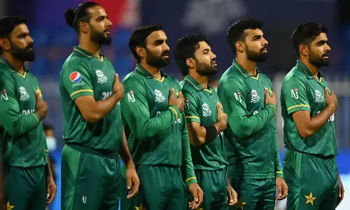 രണ്ട് സൂപ്പർ താരങ്ങൾക്ക് പനി; ആശങ്കയിൽ പാകിസ്താൻ രണ്ട് സൂപ്പർ താരങ്ങൾക്ക് പനി; ആശങ്കയിൽ പാകിസ്താൻ